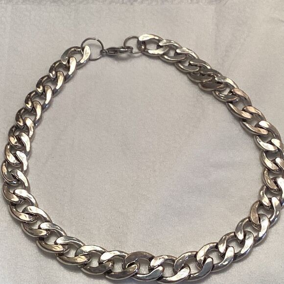 Heavy Duty Silvertone Curb Chain Necklace - Picture 3 of 5